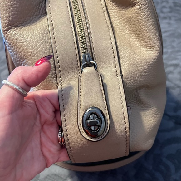 Authentic Coach - Picture 8 of 16